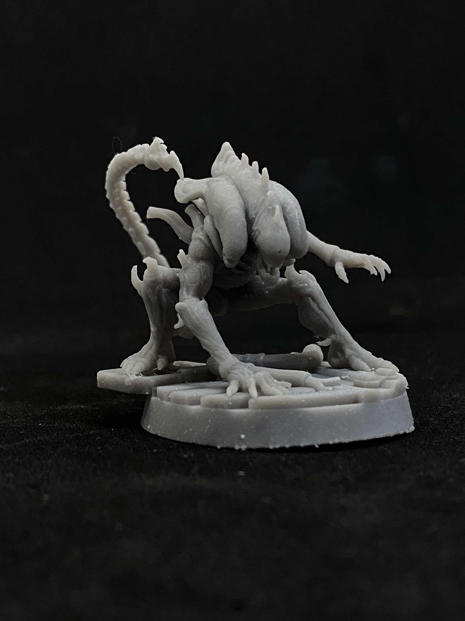 Xeno Cerberus by Papsikels Miniature, 30mm Miniature, 32mm Scale, War Gaming, Proxy for Alien, Table top gaming, Sci-fi, Aliens