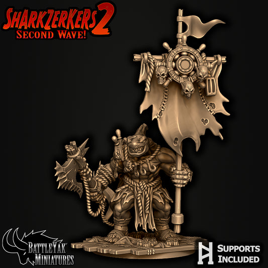 Sharkzerker Banner-Bearer by Battle Yak – banner with wheel icon in one hand, axe in the other, on his 50 mm base